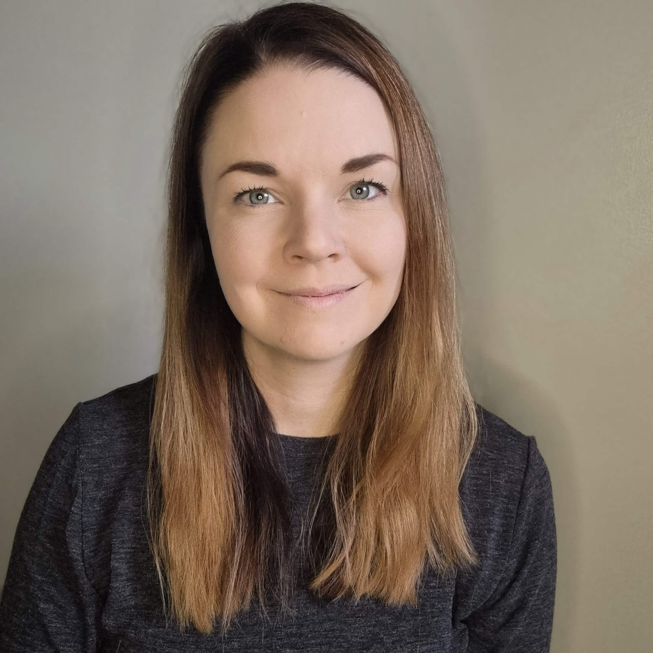 Portrait of native Finnish SEO freelancer and translator